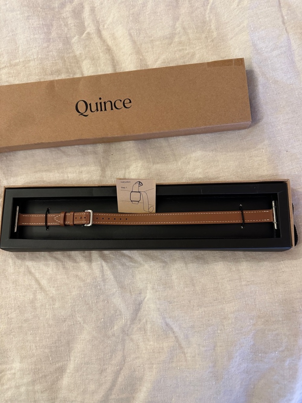NIB Quince brought en leather wrap around band Apple Watch Series 10 (GPS) 42mm.